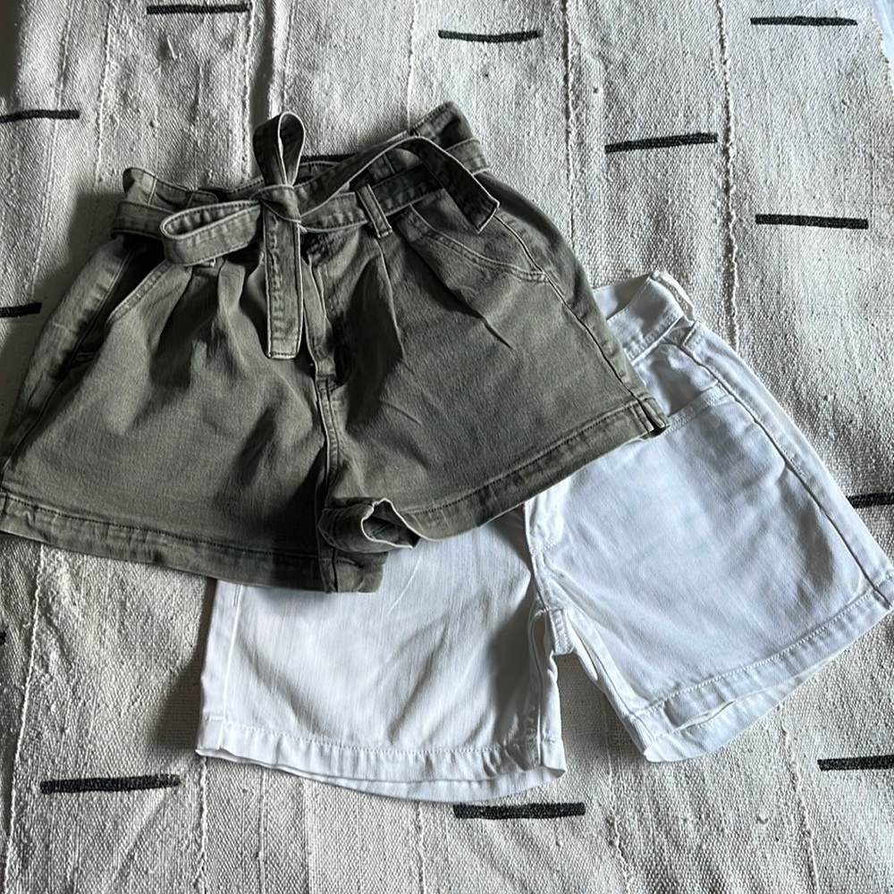 2 Shorts Sz XS American Eagles 🦅 & Old Navy